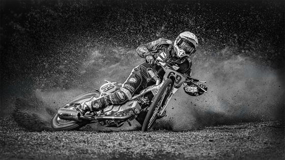 Kicking Up The Dust — Julia Wainwright, England